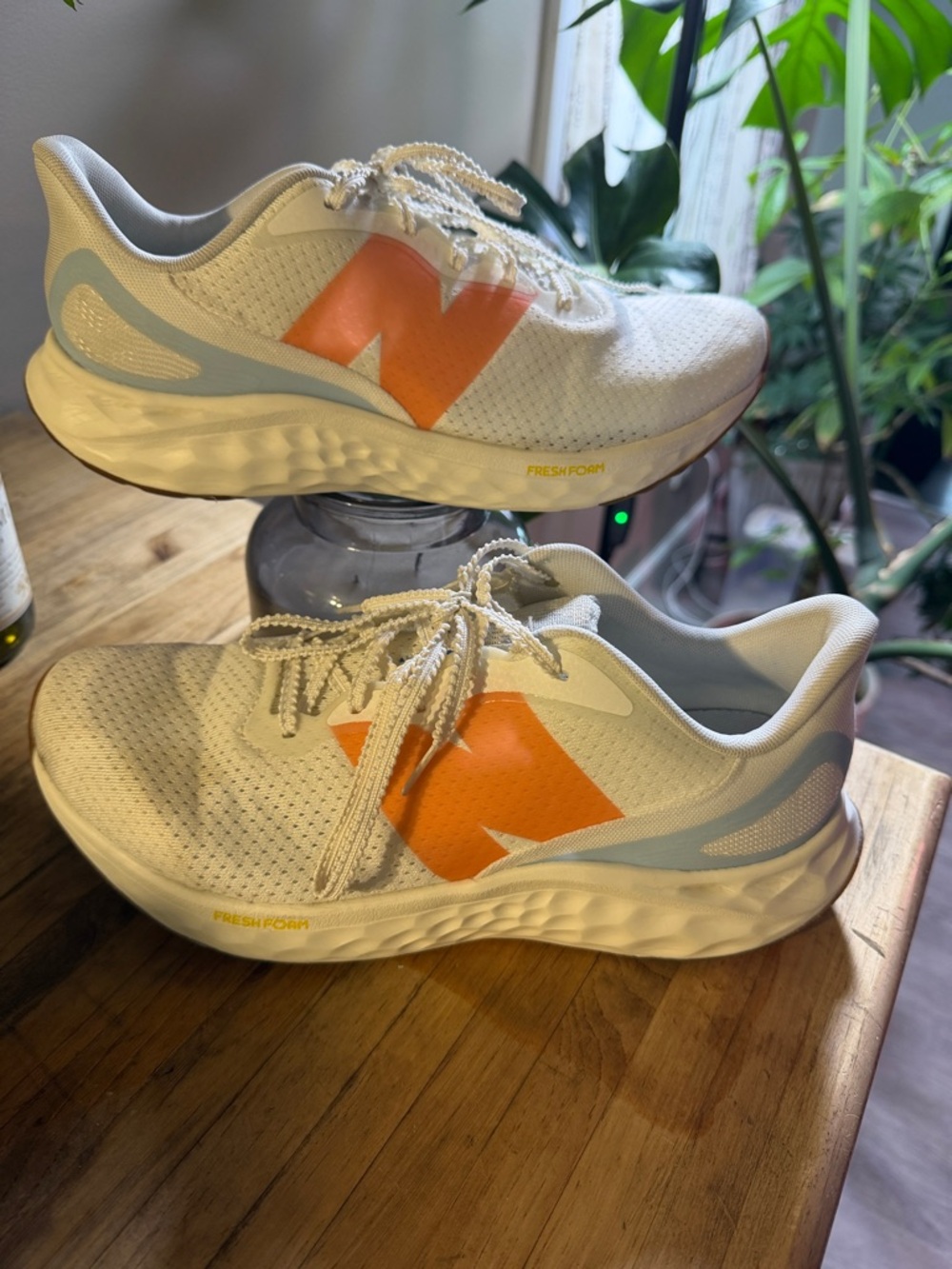 Women's New Balance Fresh Foam Arishi V4 Sneakers Size 10